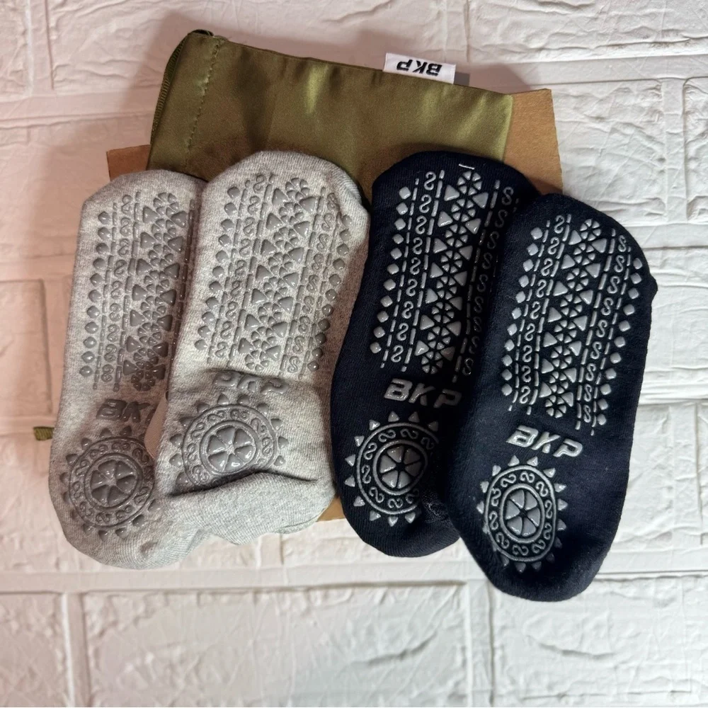New Yoga Grip Socks 2 Pair